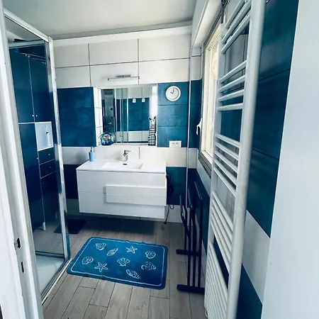 Menton Front De Au Dernier Etage De 95m2 Avec Terrasse De 70m2