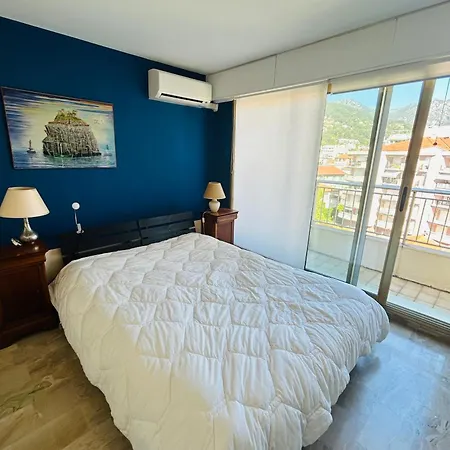 Menton Front De Au Dernier Etage De 95m2 Avec Terrasse De 70m2 Apartmán