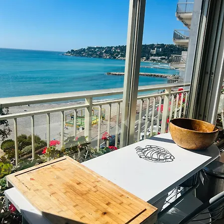 Menton Front De Au Dernier Etage De 95m2 Avec Terrasse De 70m2 Apartmán *