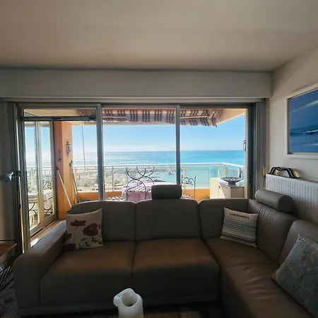 Apartmán Menton Front De Au Dernier Etage De 95m2 Avec Terrasse De 70m2 *